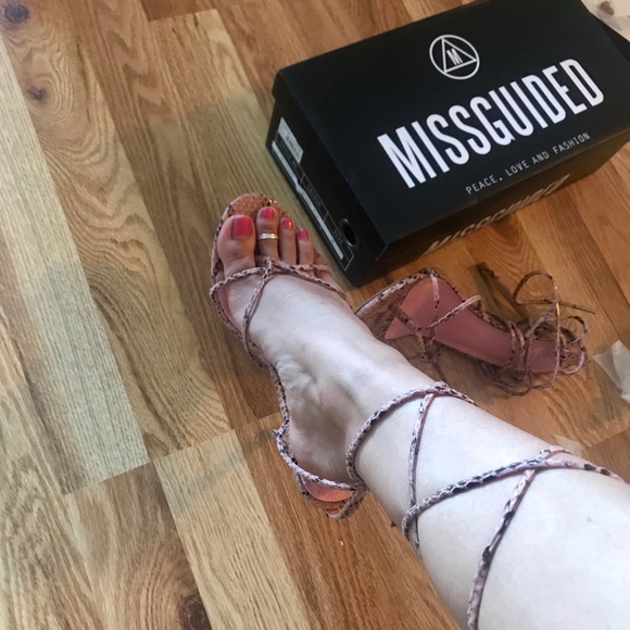 SEXY Lace-Up Heels - Picture 4 of 5